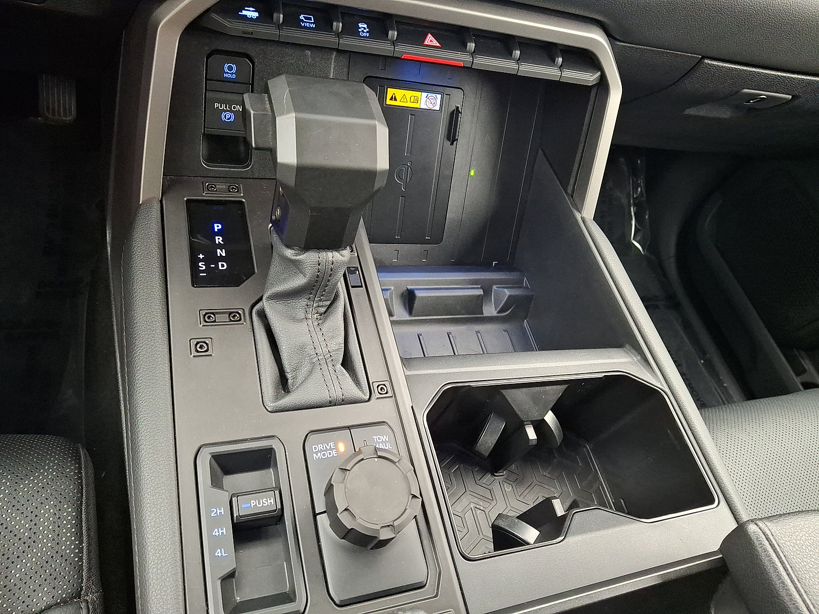 Used 2024 Toyota Tundra Limited AWD/4WD image 6