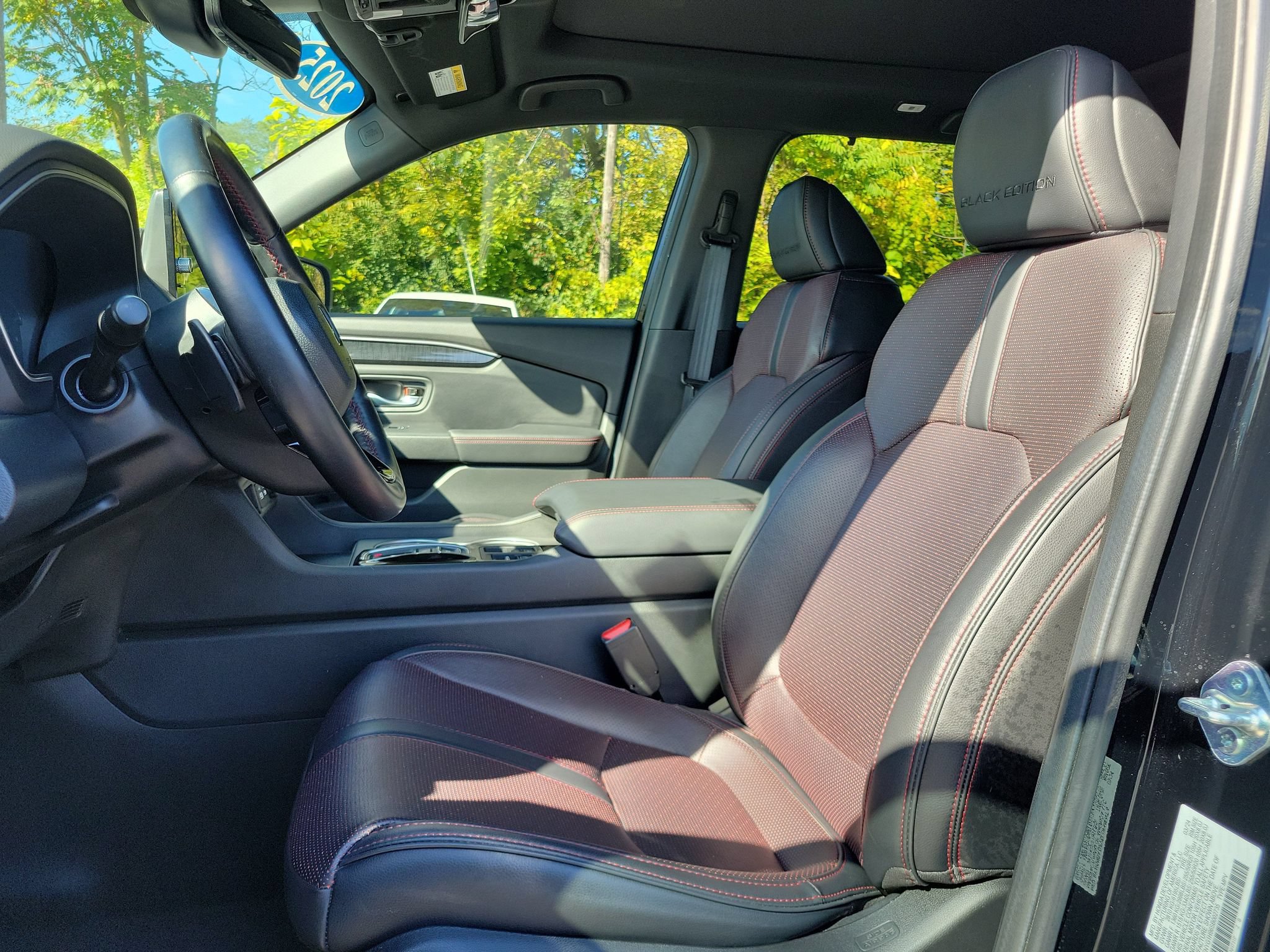 Used 2025 Honda Pilot Black Edition image 5