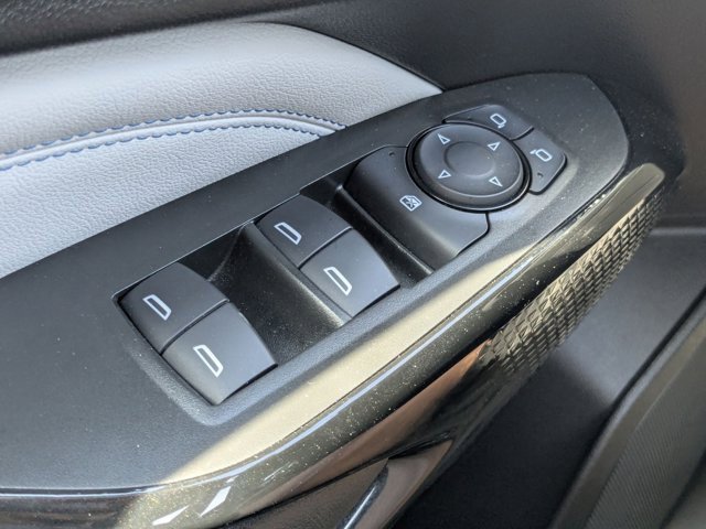 Used 2025 Chevrolet Trax LT w/ LT Convenience Package image 13