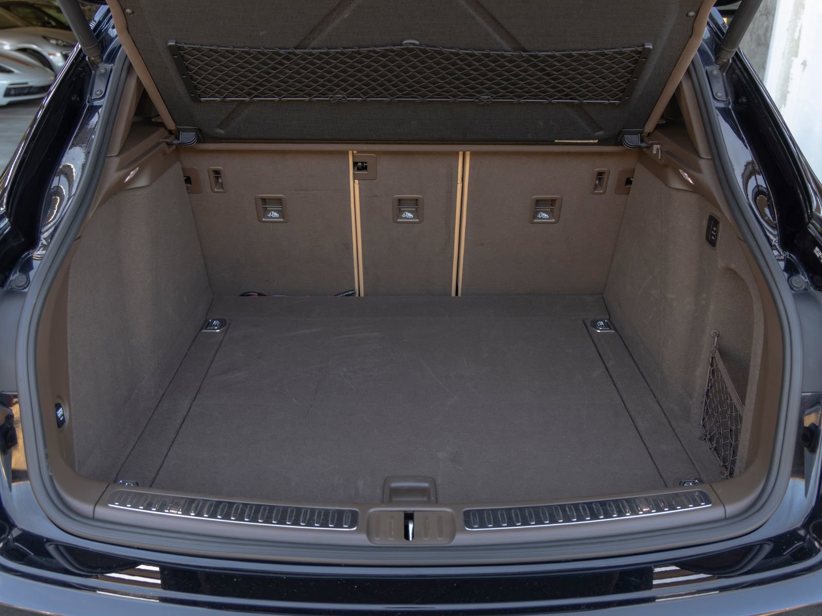 Used 2016 Porsche Macan Turbo image 48