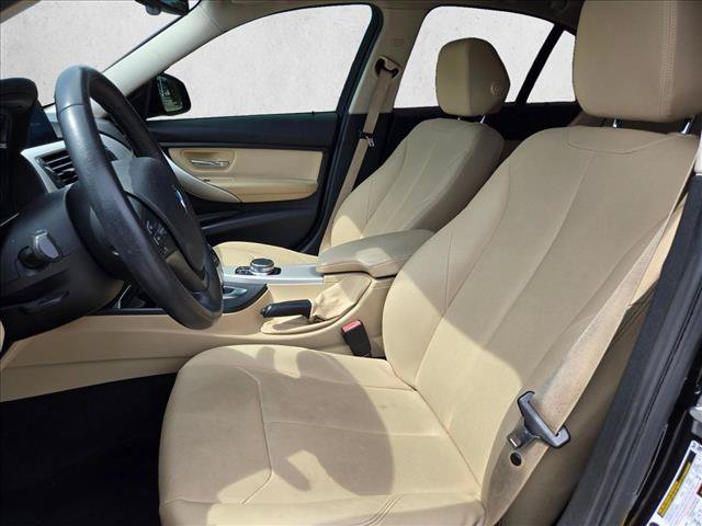 Used 2018 BMW 320i Sedan RWD image 17