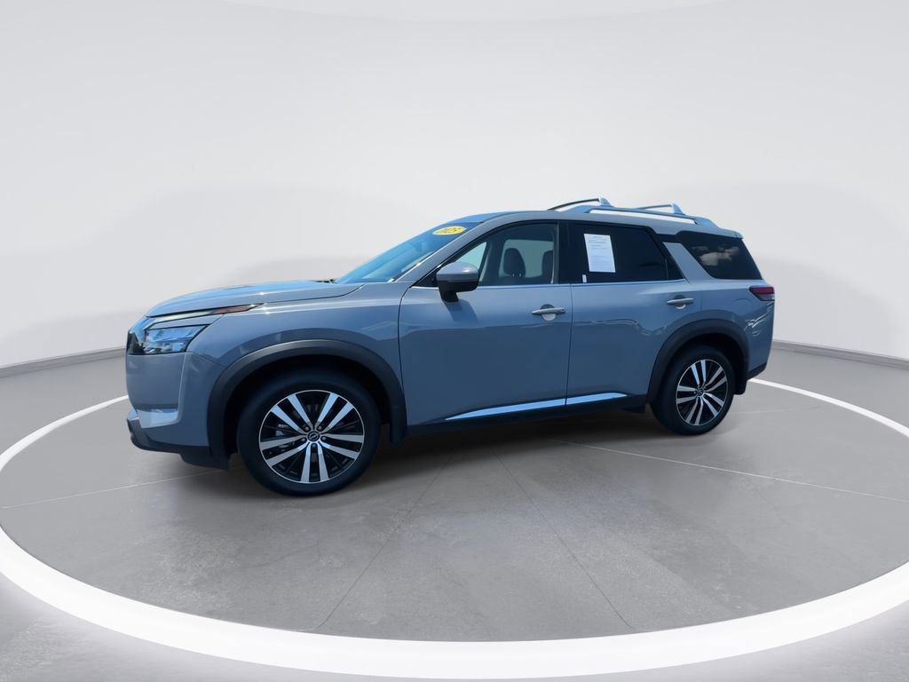 Used 2025 Nissan Pathfinder Platinum AWD/4WD image 4