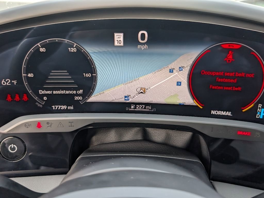 Used 2024 Porsche Taycan image 22