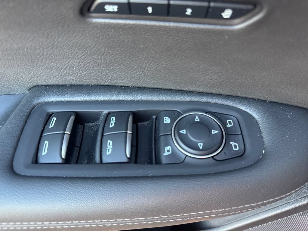 Certified 2024 Cadillac XT6 Luxury w/ LPO, Floor Liner Package AWD/4WD image 25