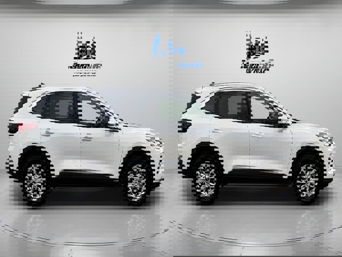 Used 2023 Ford Escape Active w/ Tech Pack #2 image 3