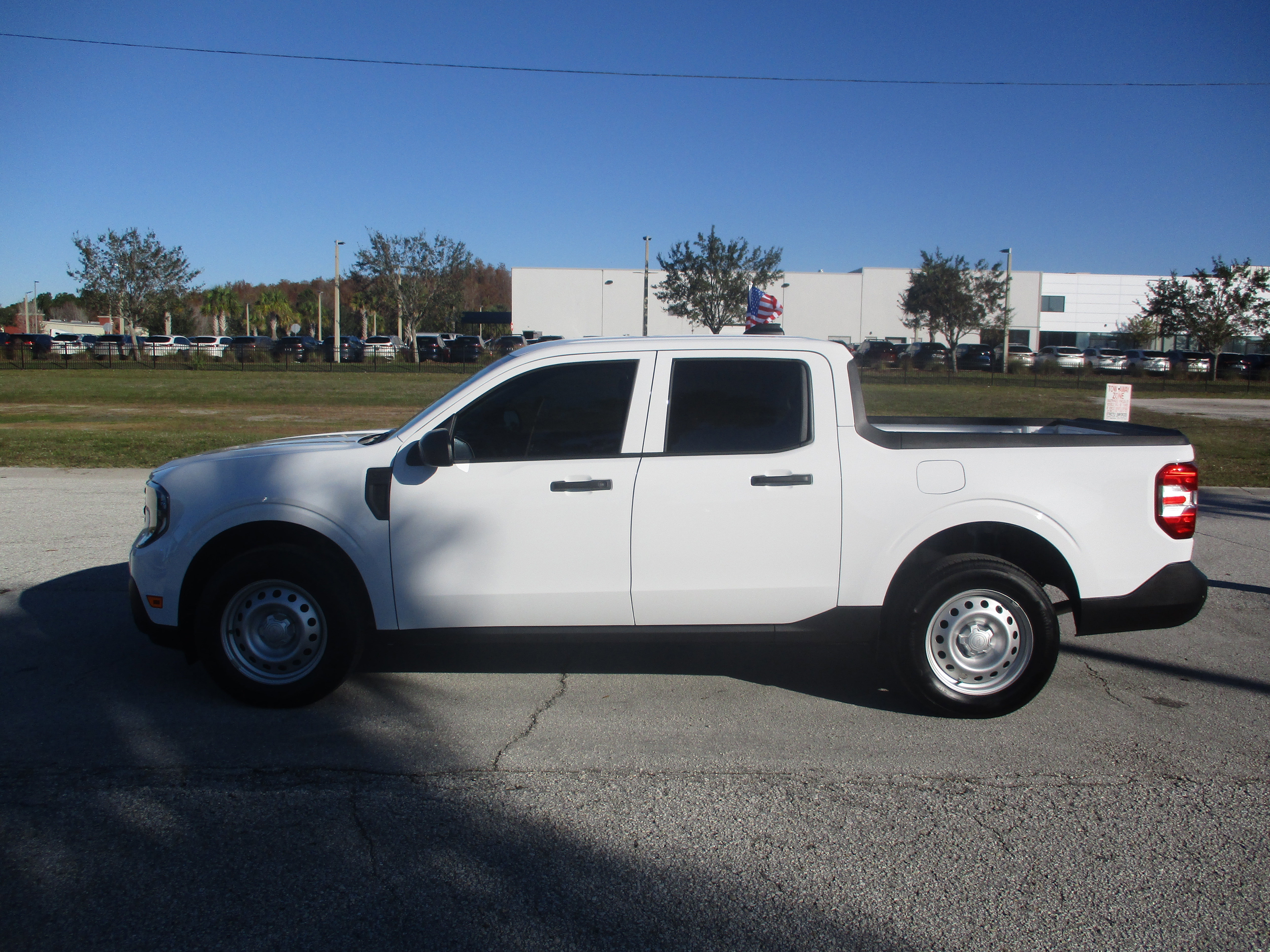 Used 2025 Ford Maverick XL w/ Equipment Group 102A image 4