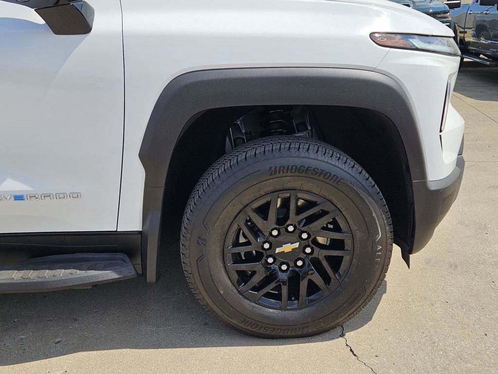 New 2025 Chevrolet Silverado EV LT image 4