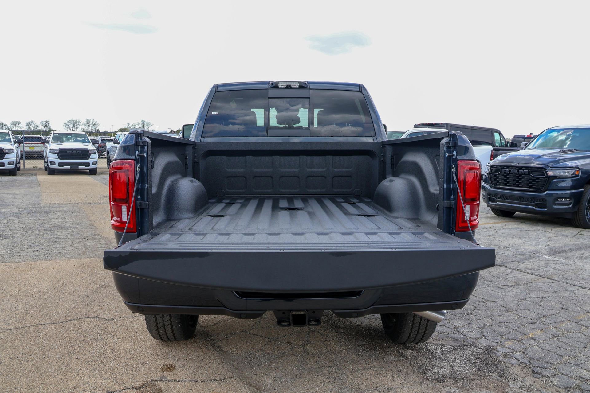 New 2026 RAM 2500 Limited AWD/4WD image 14