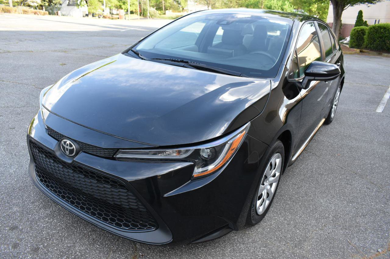 Used 2021 Toyota Corolla LE image 2