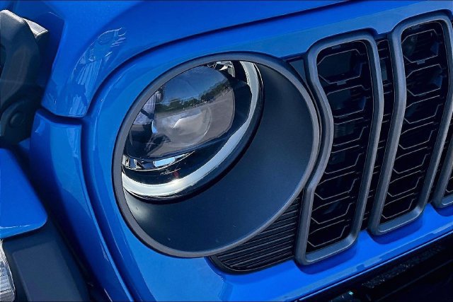 Used 2026 Jeep Wrangler Unlimited Rubicon AWD/4WD image 27