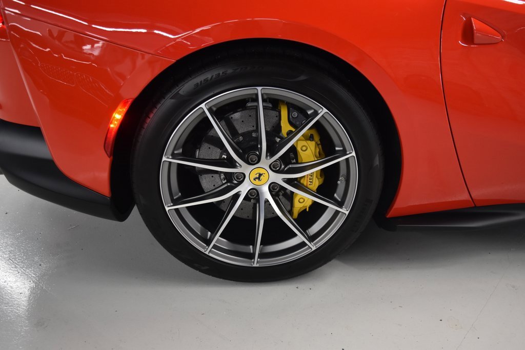Used 2020 Ferrari 812 Superfast image 25