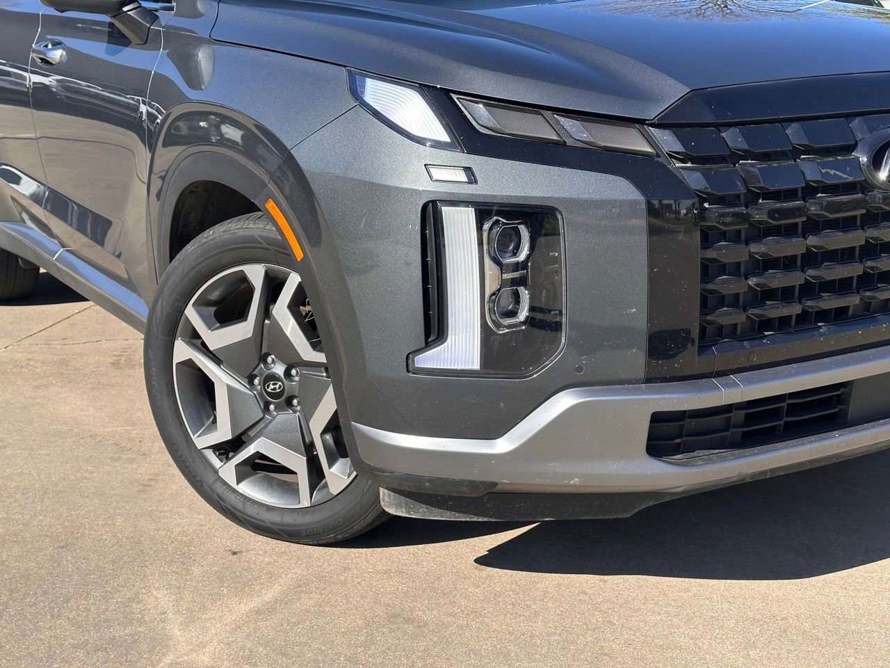 Used 2025 Hyundai Palisade Limited image 4