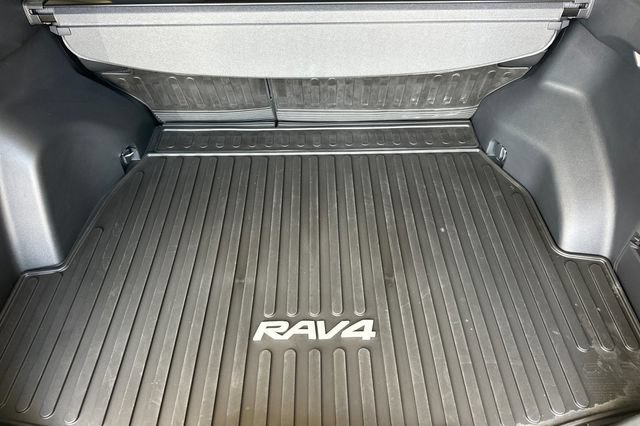 Used 2023 Toyota RAV4 LE AWD/4WD image 19