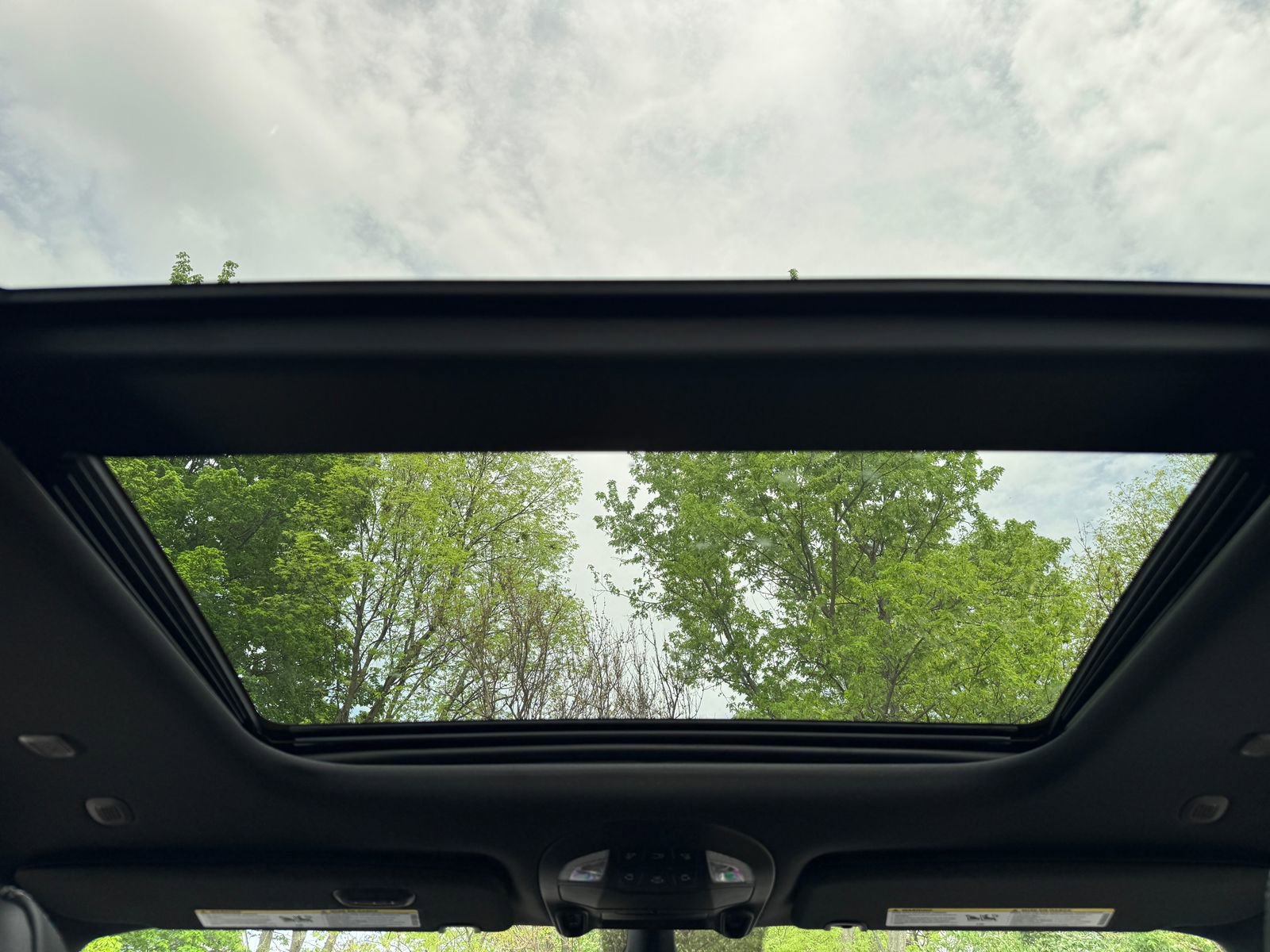New 2025 Chrysler Pacifica Select AWD/4WD image 30