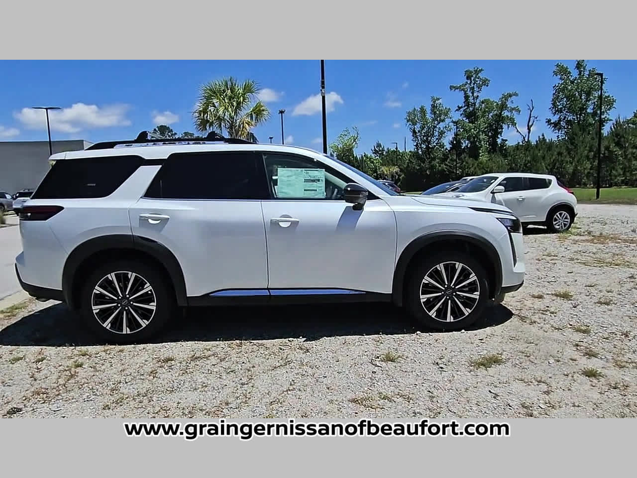 New 2026 Nissan Pathfinder Platinum FWD image 37