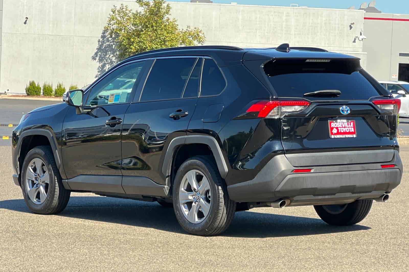 Certified 2023 Toyota RAV4 LE AWD/4WD image 7