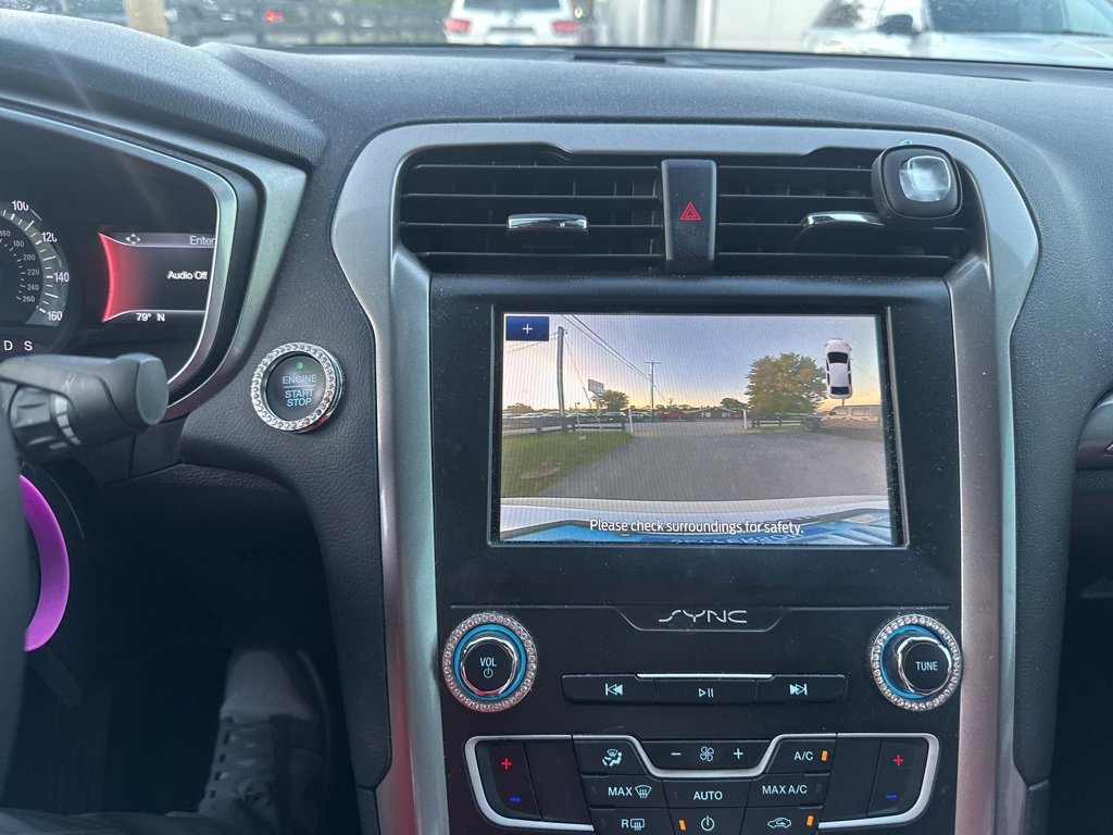 Used 2019 Ford Fusion SE image 11