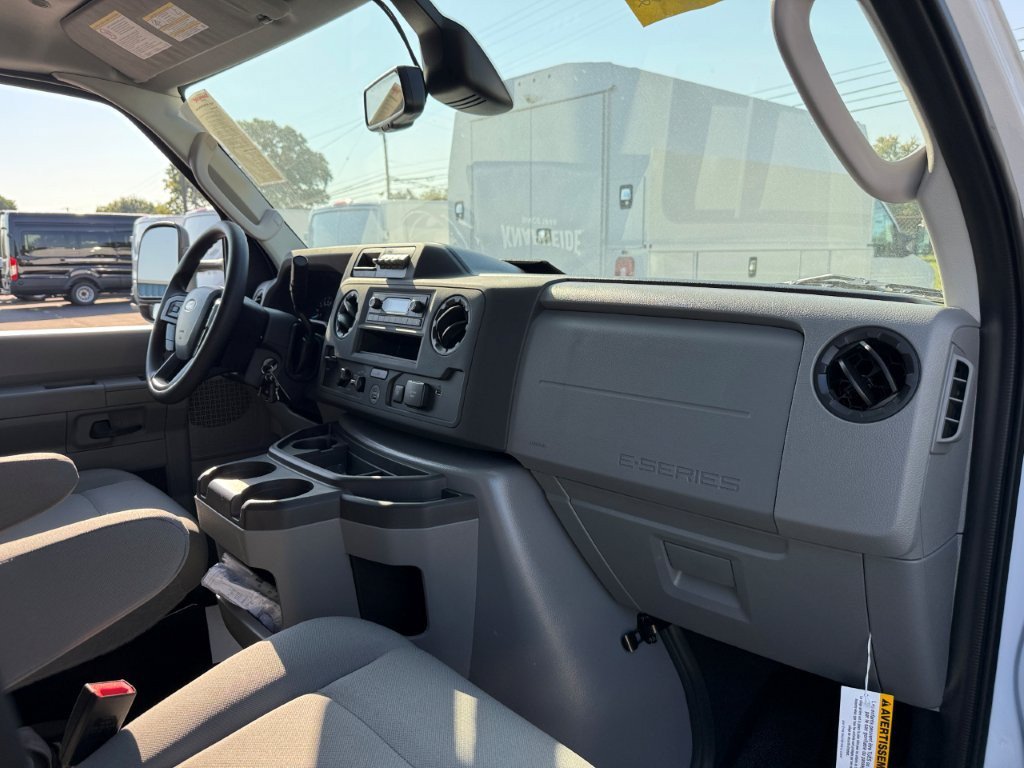 New 2027 Ford E-350 and Econoline 350 Super Duty w/ Power Equipment Group RWD image 15