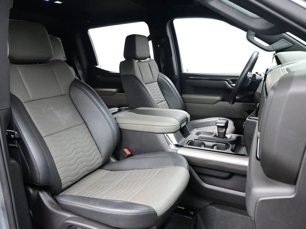 Used 2024 Chevrolet Silverado 1500 ZR2 w/ Technology Package image 10