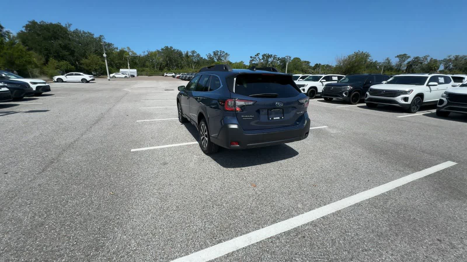 Used 2025 Subaru Outback Premium AWD/4WD image 6