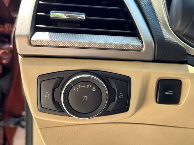 Used 2016 Ford Fusion SE FWD image 23