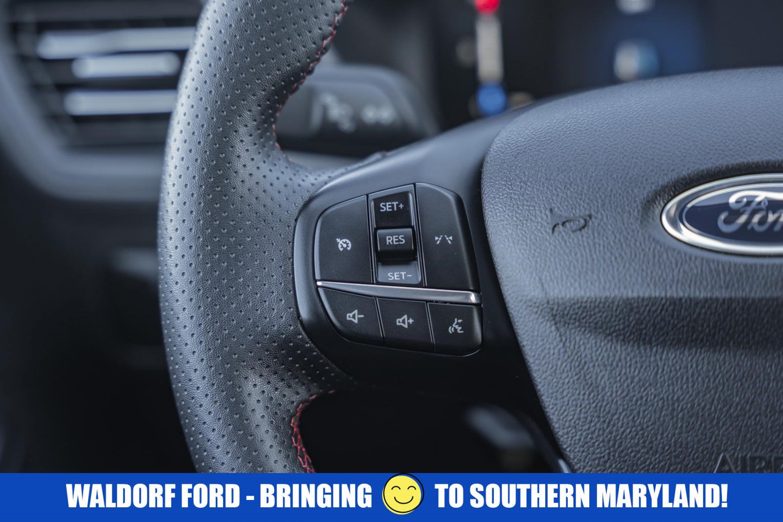 Used 2025 Ford Escape ST-Line image 33