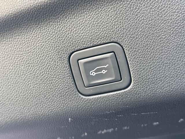 Used 2025 GMC Yukon Denali AWD/4WD image 31