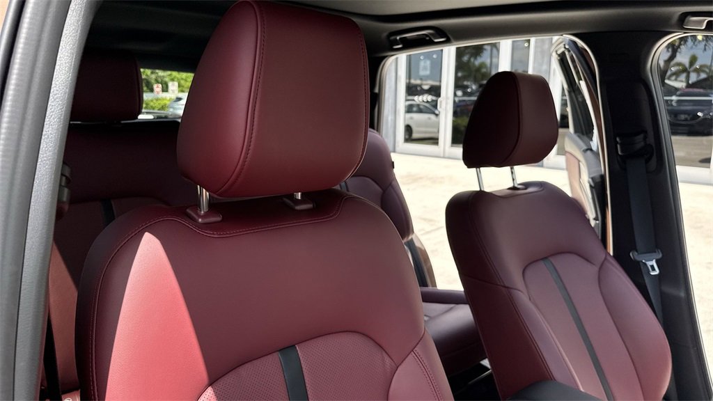 New 2025 MAZDA CX-70 Plug-In Hybrid w/ Premium Plus image 46