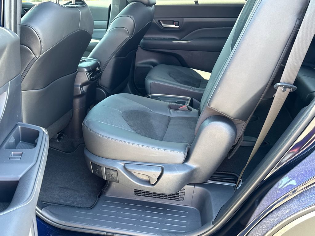 New 2026 Toyota Grand Highlander AWD Hybrid image 21