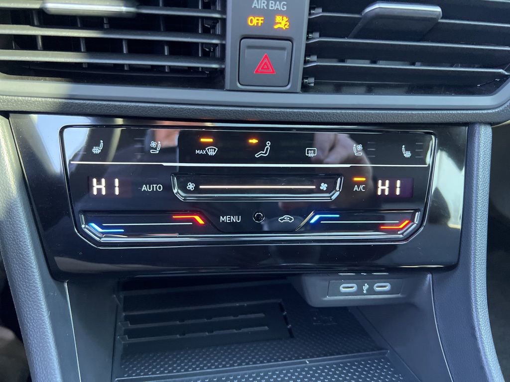 Used 2025 Volkswagen Jetta GLI Autobahn image 52