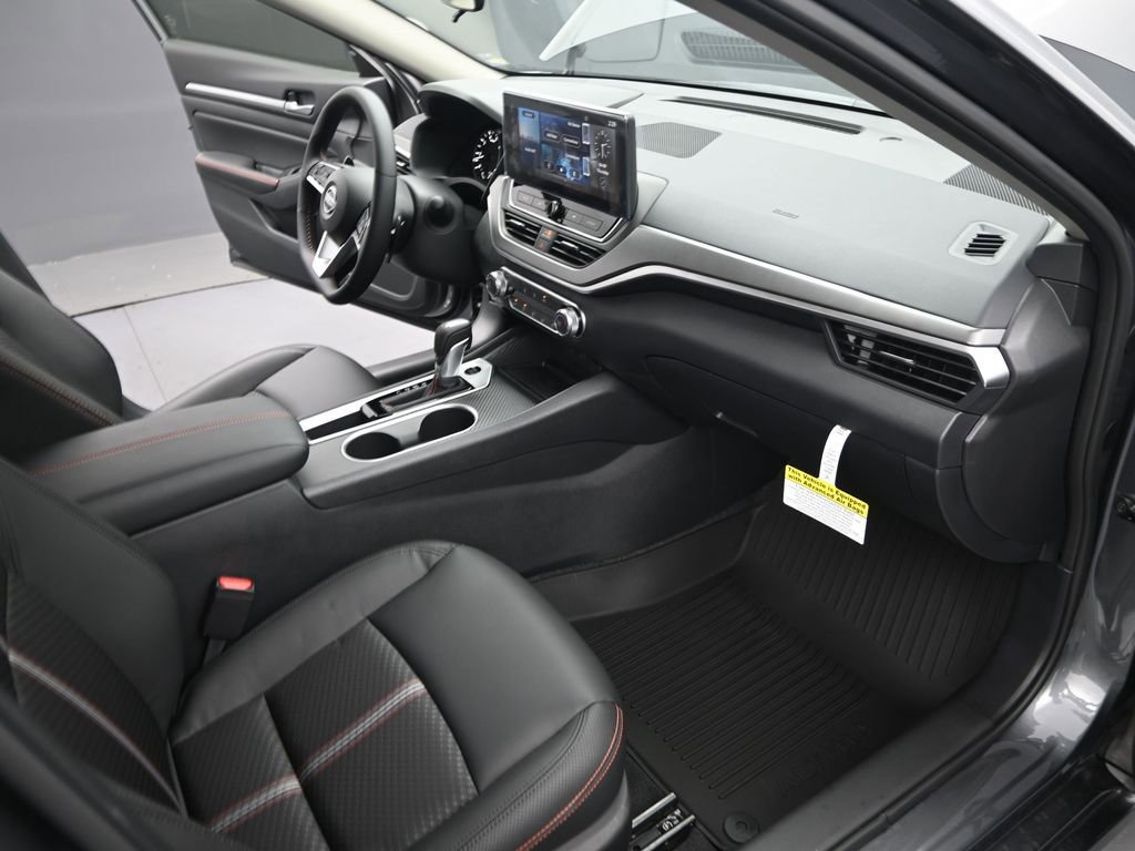 New 2026 Nissan Altima 2.5 SR image 25