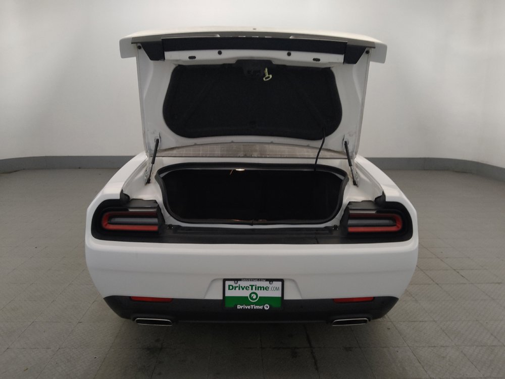 Used 2021 Dodge Challenger SXT w/ Driver Convenience Group RWD image 29