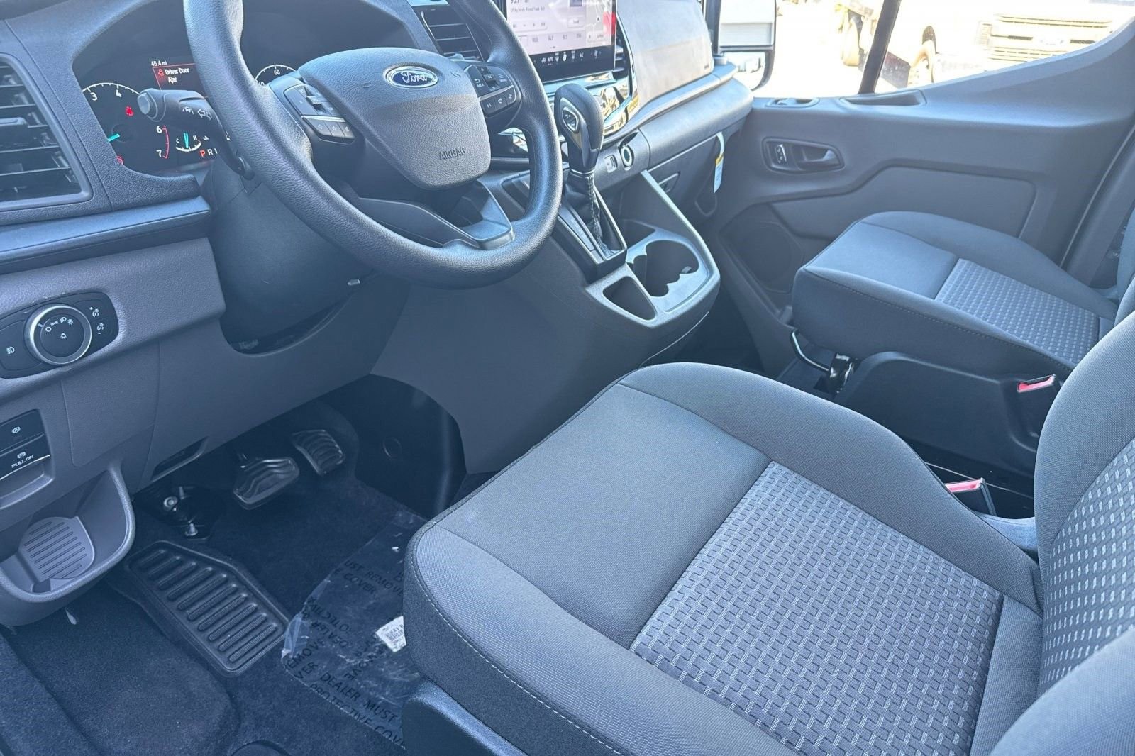 Used 2024 Ford Transit 350 XLT image 9