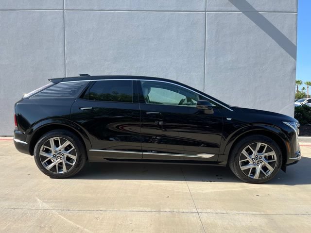 Certified 2025 Cadillac Optiq Luxury 1 AWD/4WD image 4