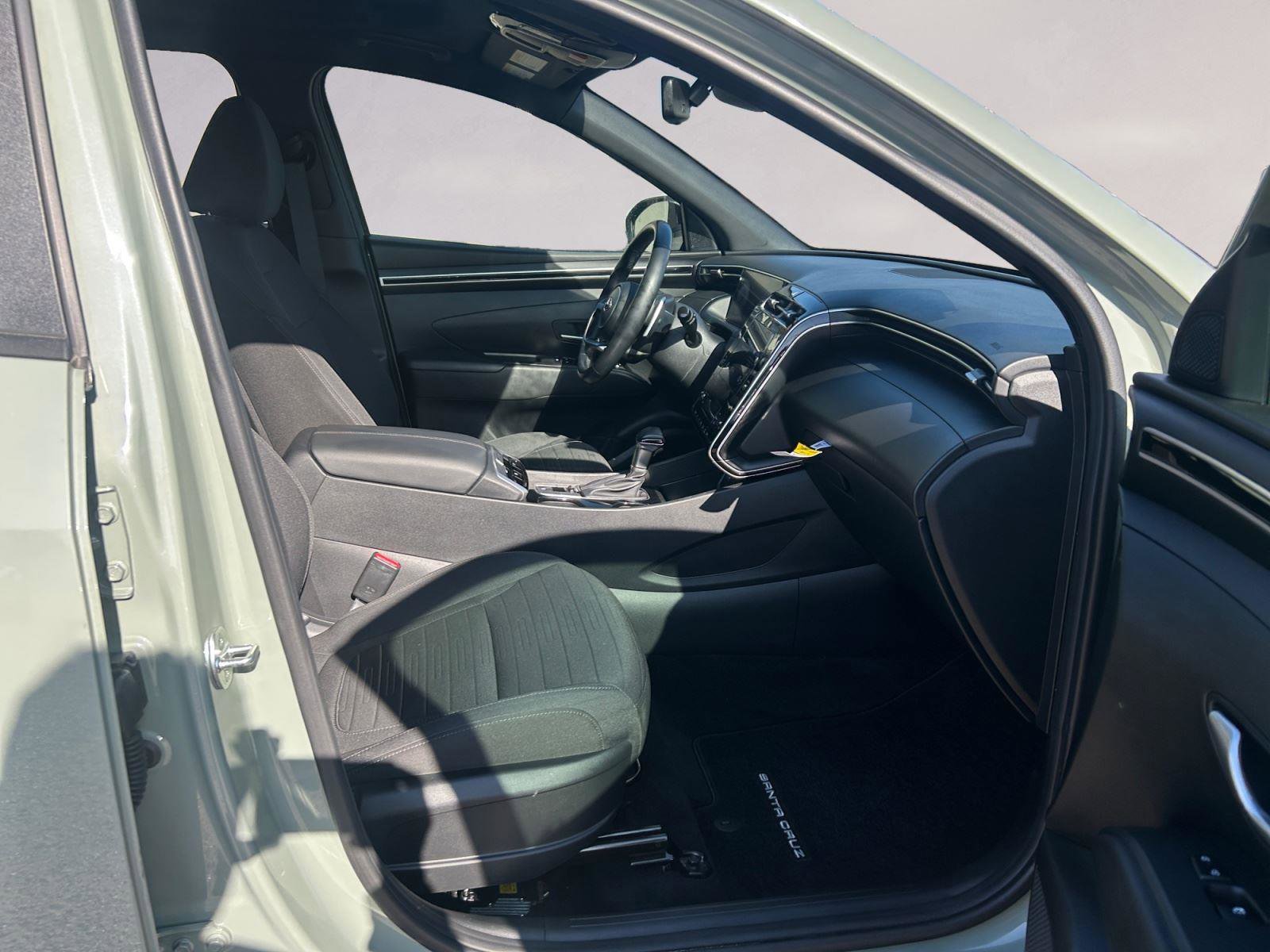Used 2022 Hyundai Santa Cruz SEL Premium image 15