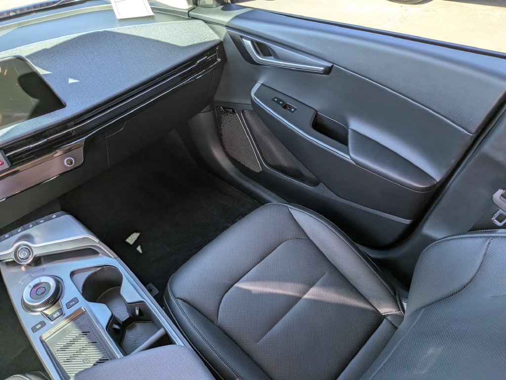 Certified 2022 Kia EV6 Wind AWD/4WD image 17