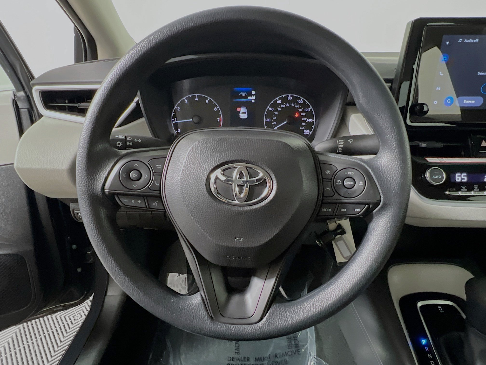 Used 2025 Toyota Corolla LE FWD image 18