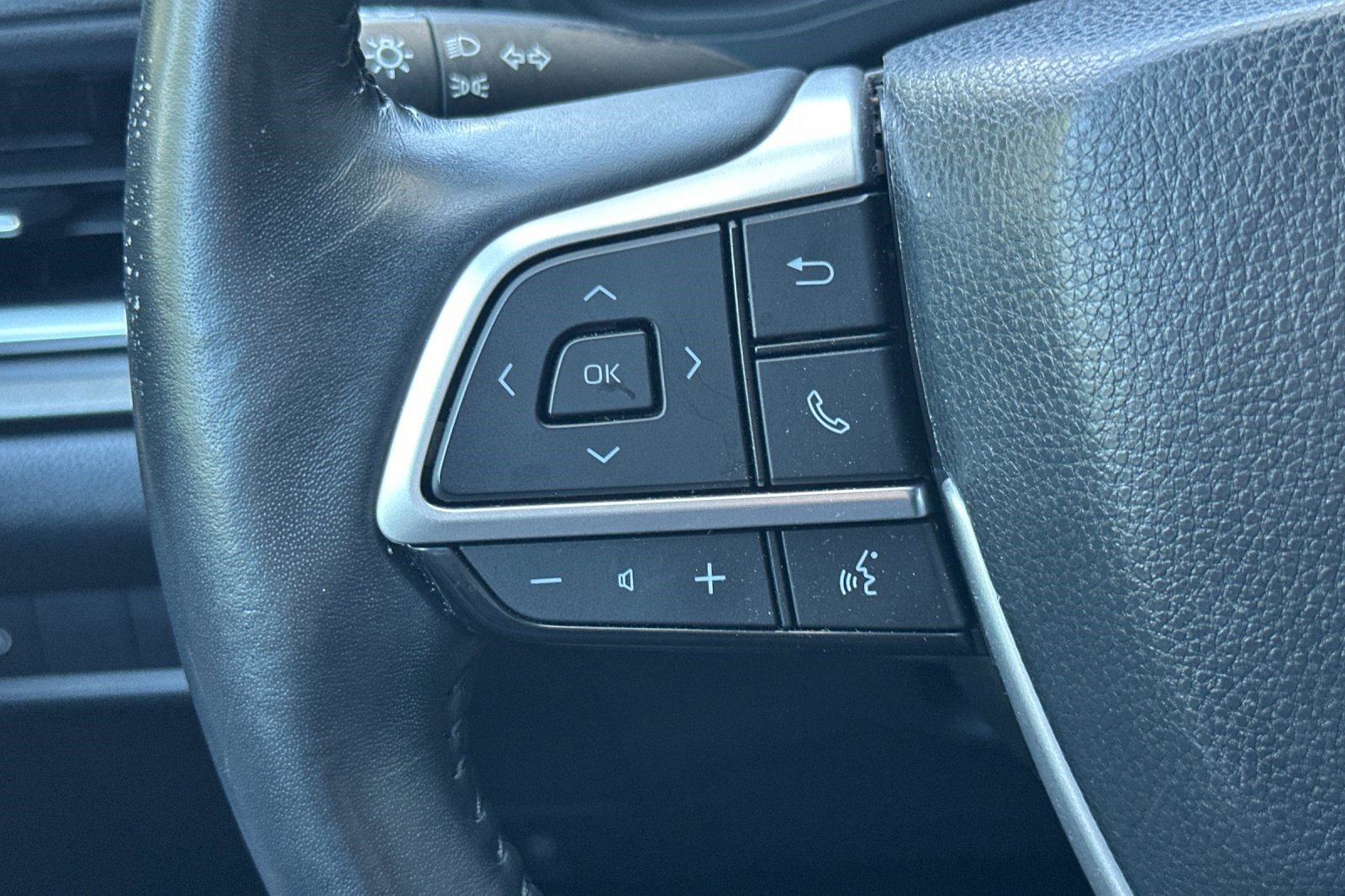 Used 2024 Toyota Grand Highlander XLE FWD image 30