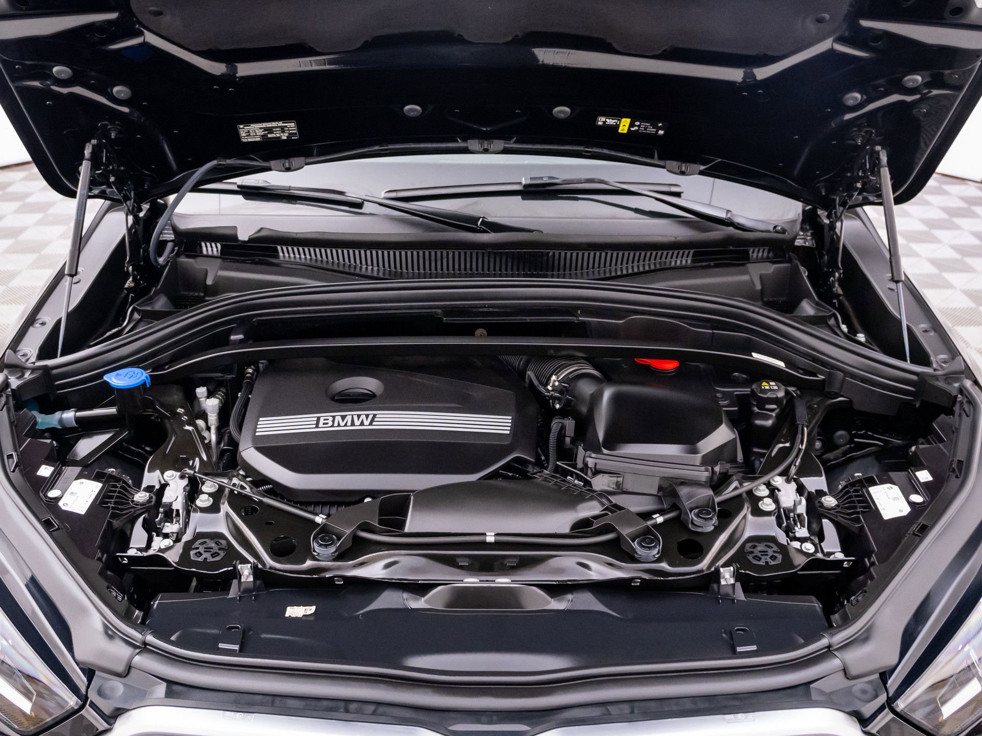 Certified 2025 BMW X2 xDrive28i image 35