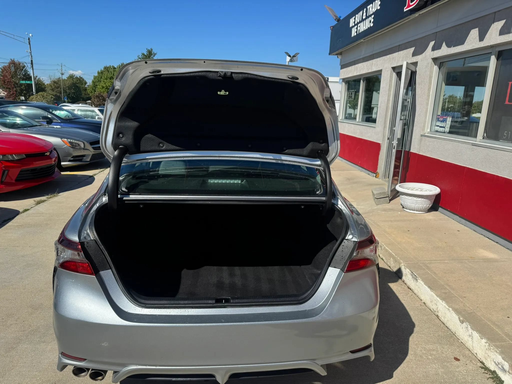 Used 2022 Toyota Camry SE w/ Cold Weather Package FWD image 15