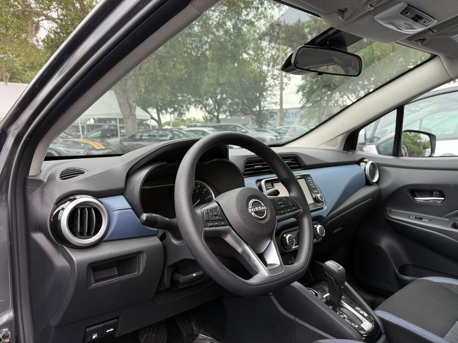 Used 2025 Nissan Versa SV FWD image 31
