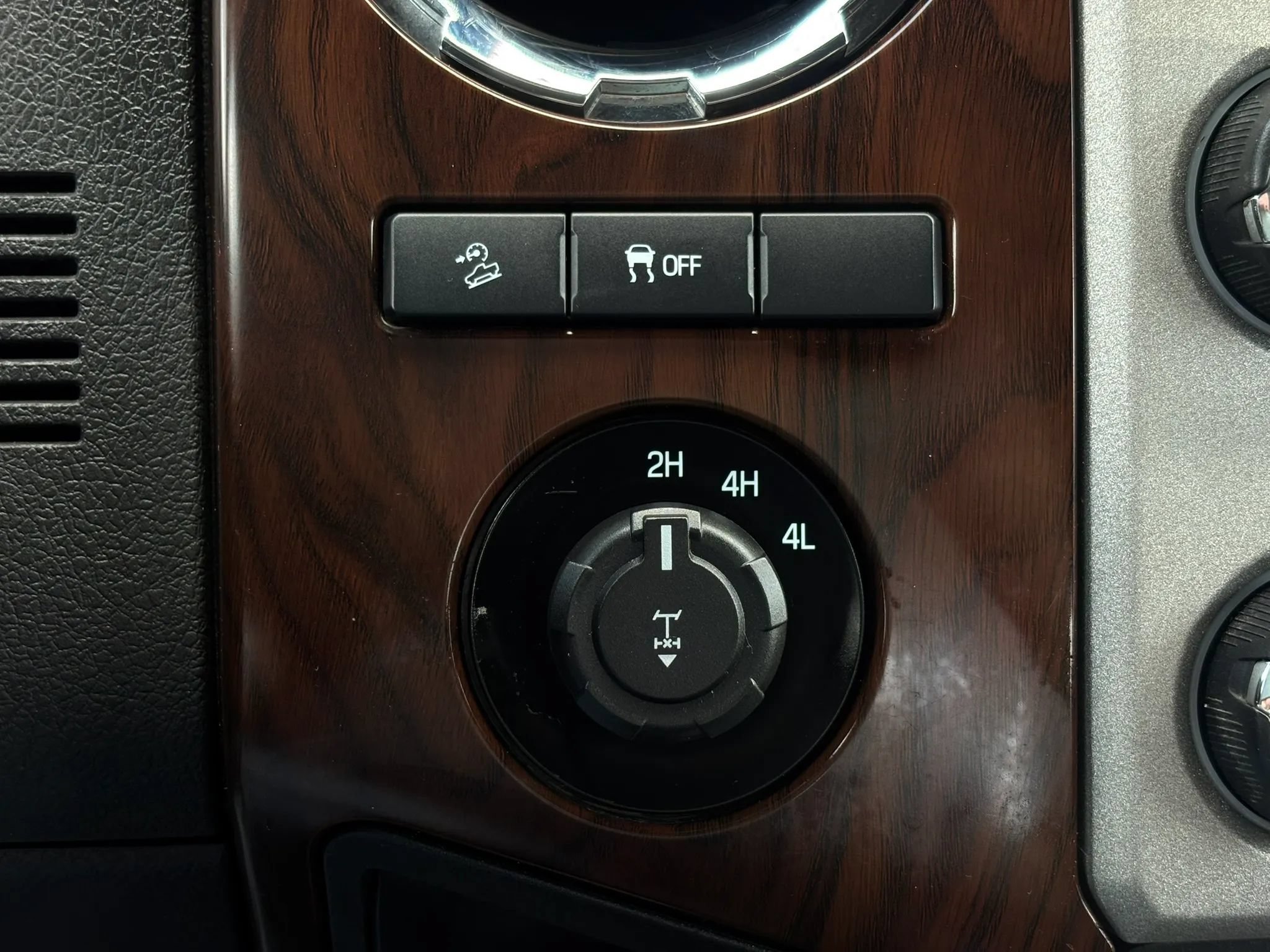 Used 2013 Ford F250 Platinum w/ FX4 Off Road Pkg AWD/4WD image 49