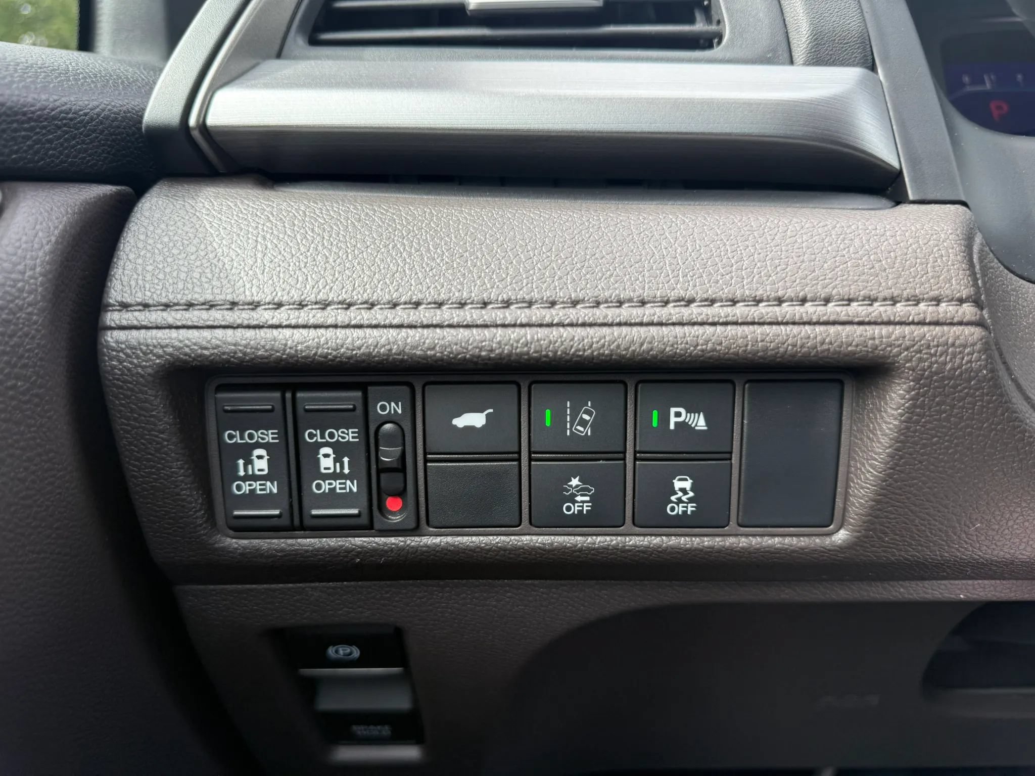 Used 2018 Honda Odyssey Touring image 28