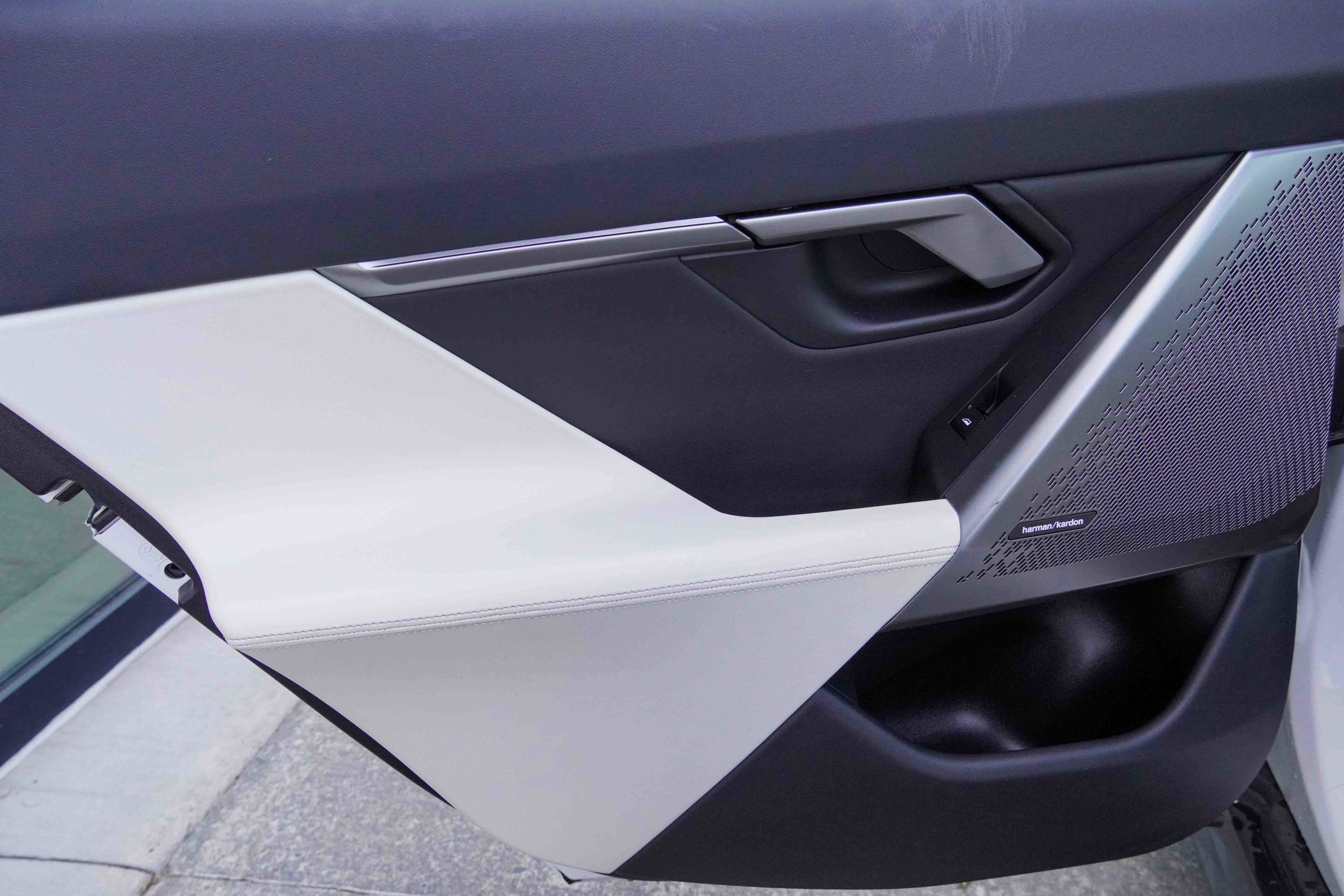 Certified 2025 BMW 530i xDrive image 32