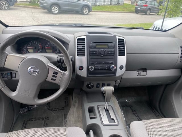 Used 2012 Nissan Frontier SV AWD/4WD image 7