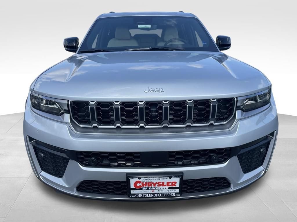 New 2026 Jeep Grand Cherokee L Limited w/ Luxury Tech Group II AWD/4WD image 23