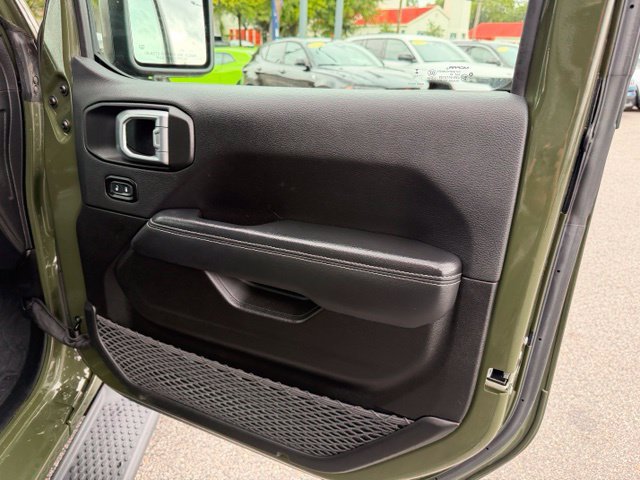 Used 2023 Jeep Wrangler Unlimited Sahara w/ Cold Weather Group AWD/4WD image 24