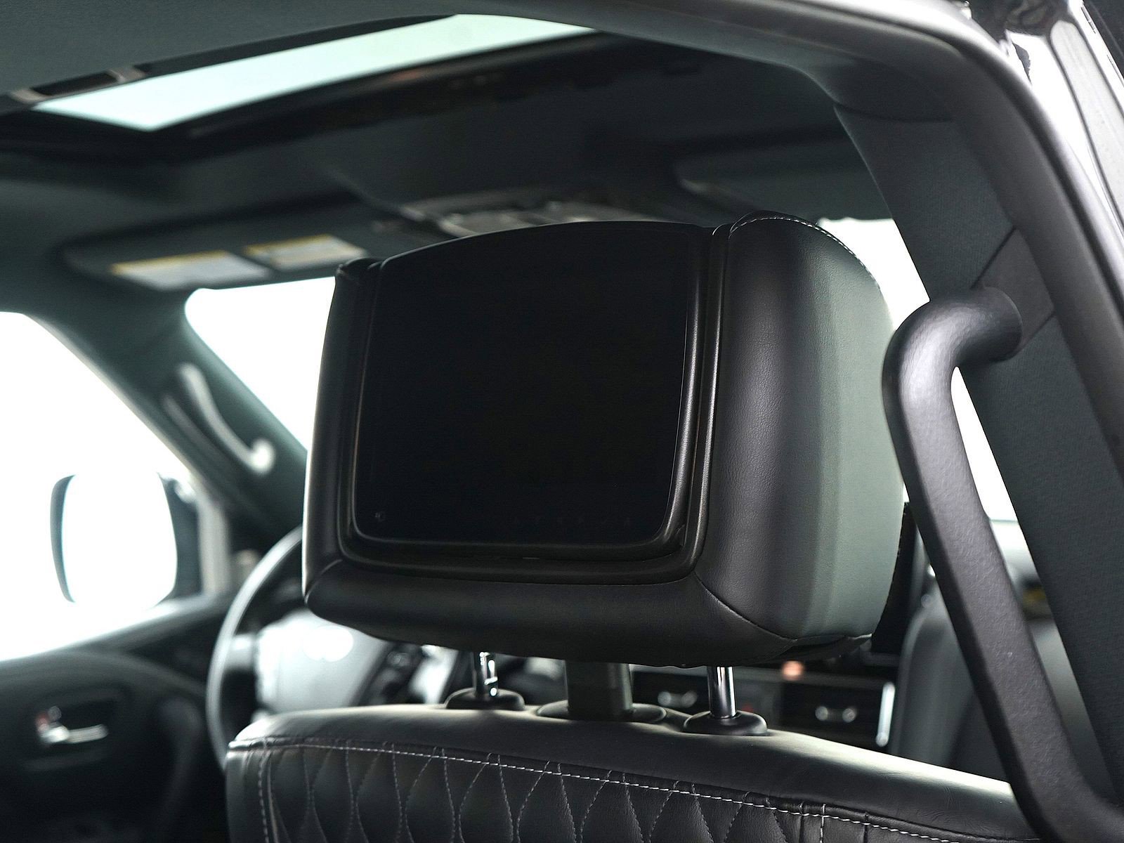 Used 2024 INFINITI QX80 Premium Select image 16