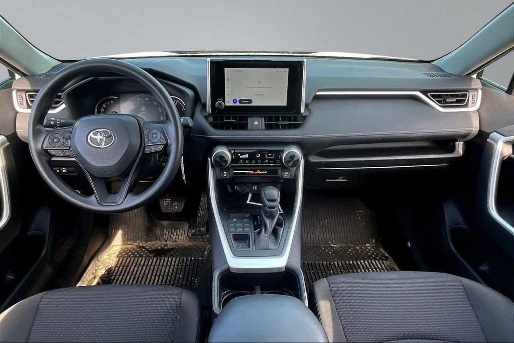 Used 2024 Toyota RAV4 LE AWD/4WD image 7