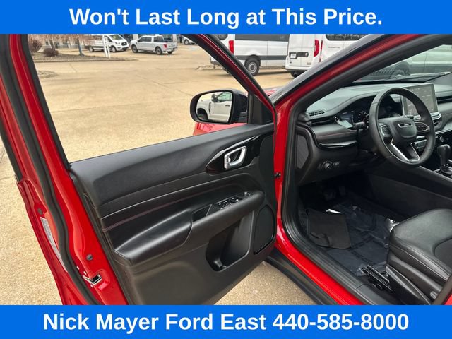 Used 2024 Jeep Compass Trailhawk AWD/4WD image 29